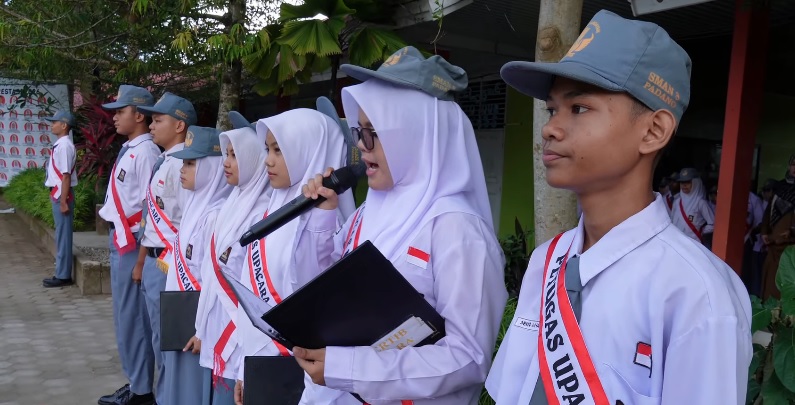 UPACARA PERINGATAN HARI LAHIR PANCASILA 1 JUNI 2026 DI SMAN 8 PADANG