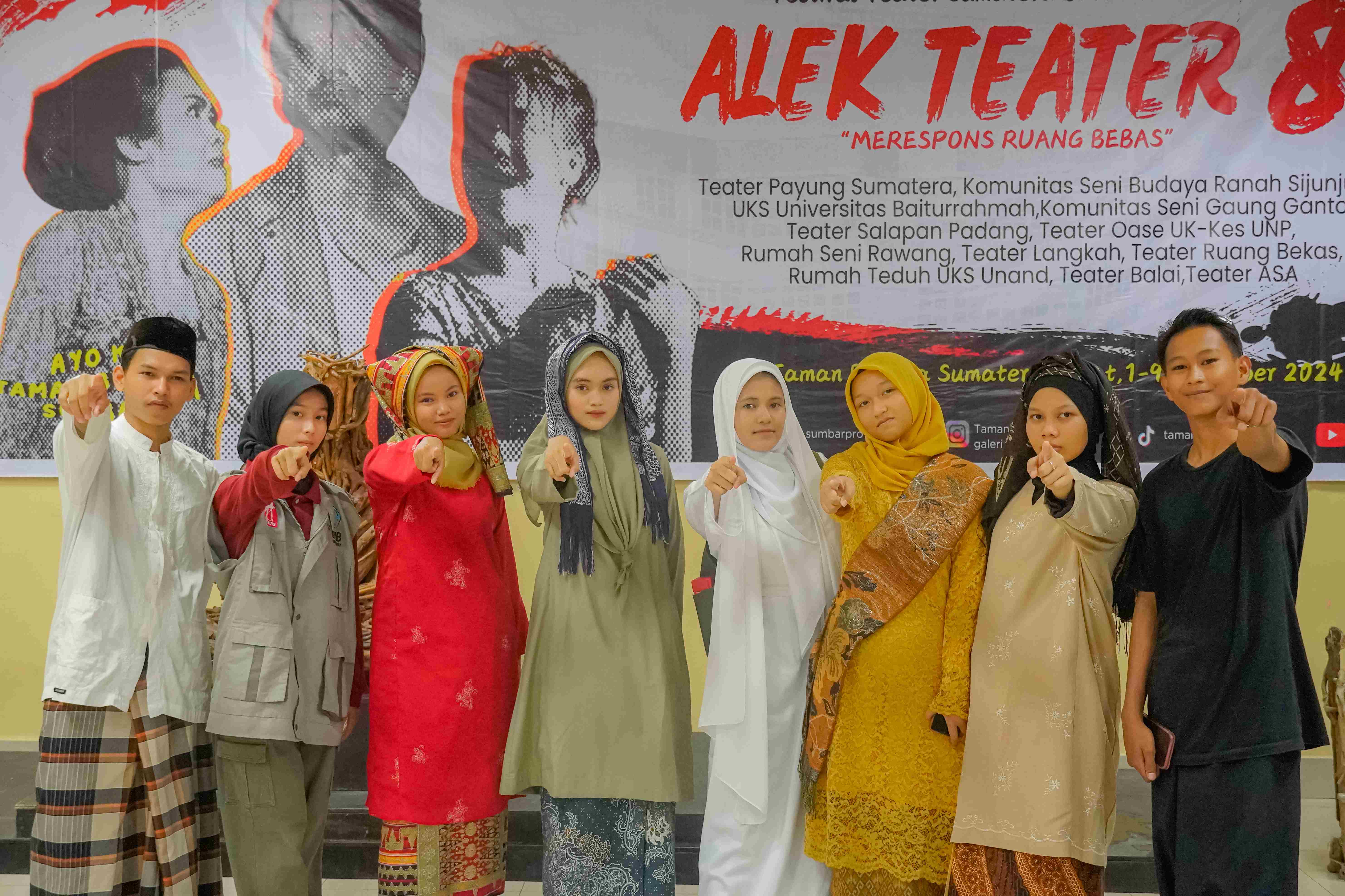 Foto Teater Salapan